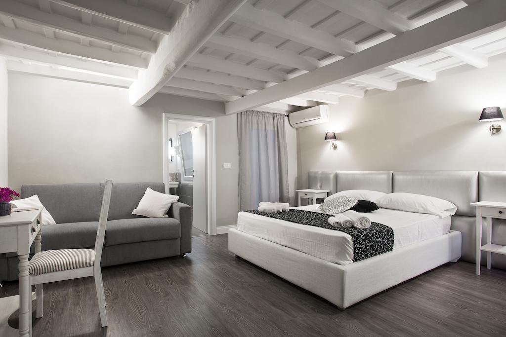 Delsi Suites Pantheon Rome Ruang foto