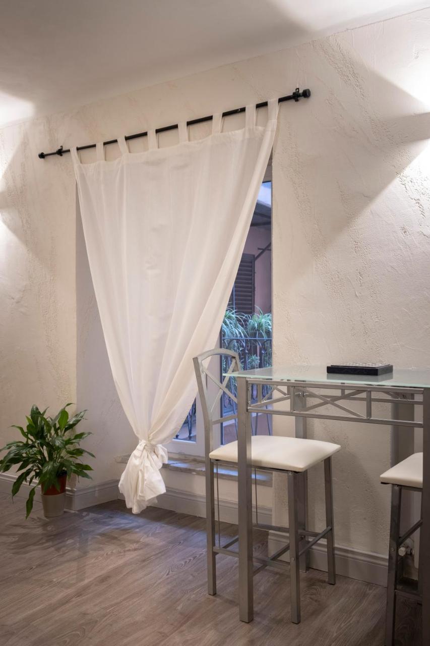 Delsi Suites Pantheon Rome Bagian luar foto
