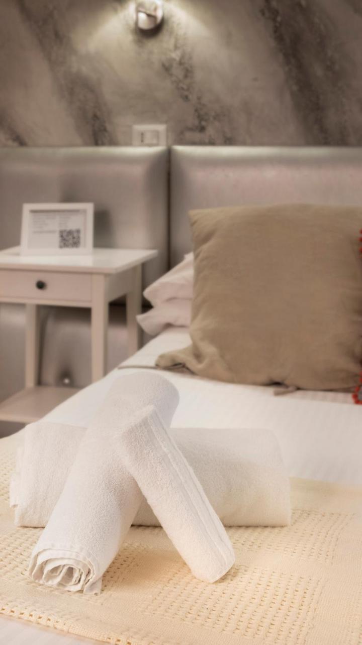 Delsi Suites Pantheon Rome Bagian luar foto